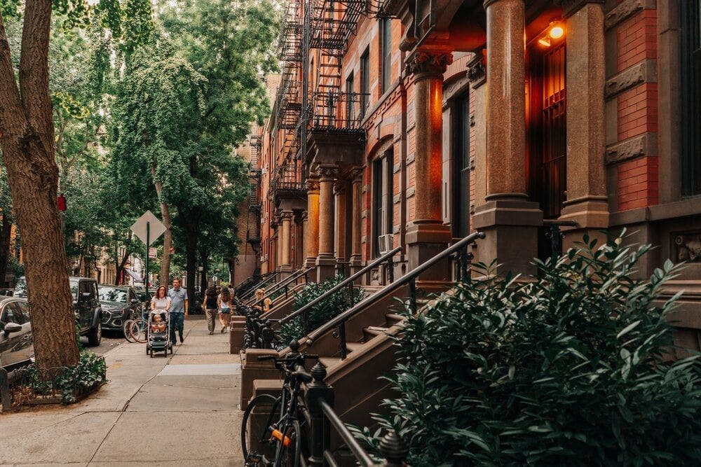 Les rues de West Village, bordées de maisons