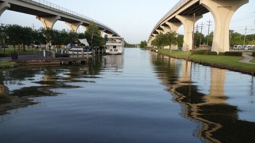 La ville d'Houma et ses artères d'eaux